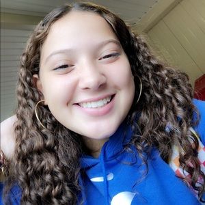 Meet your Posher, Makayla